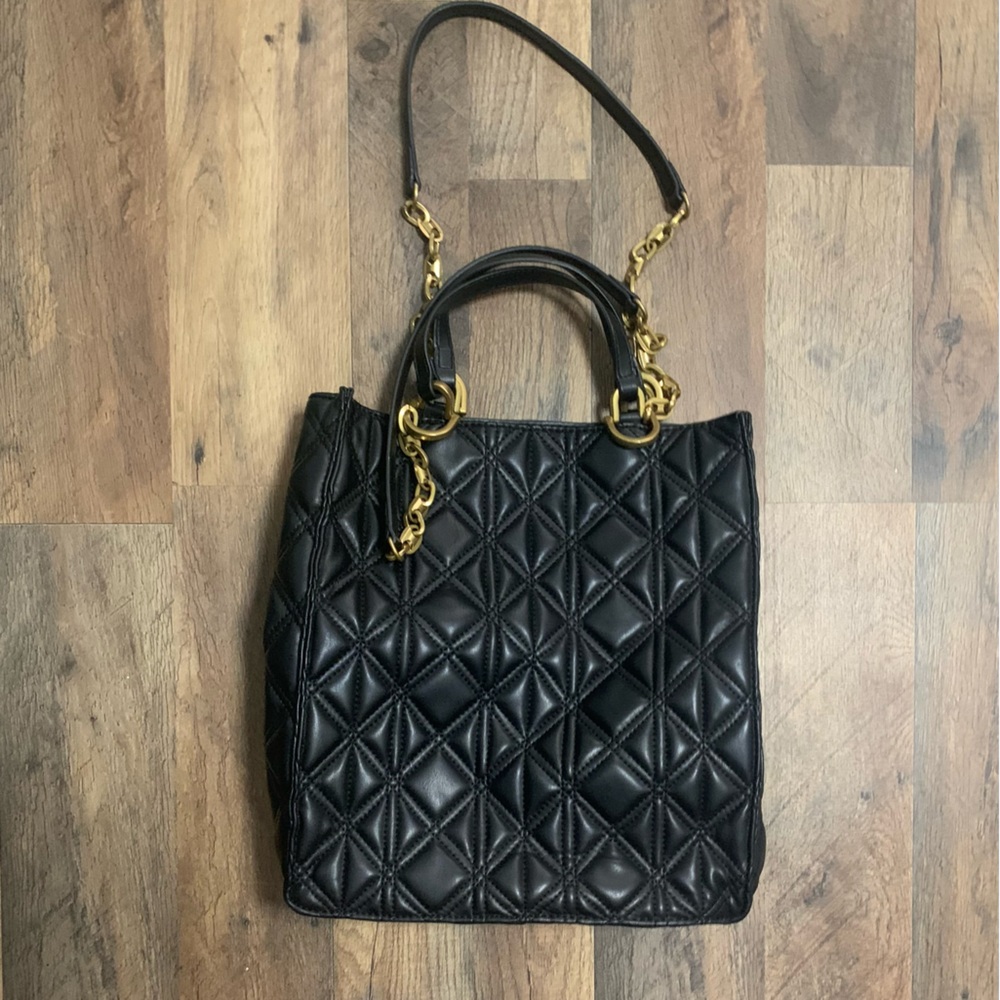 Zara’s tote bag